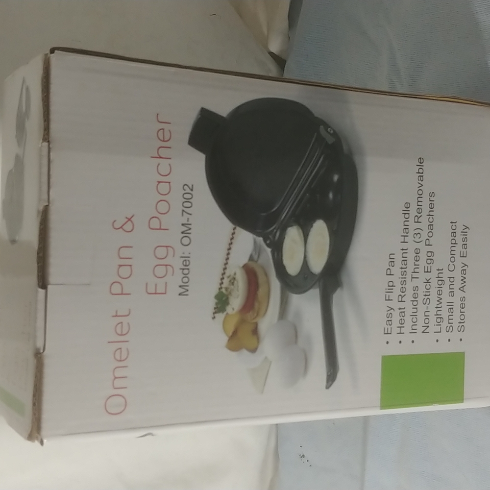 Omelette/ egg poacher flip pan.